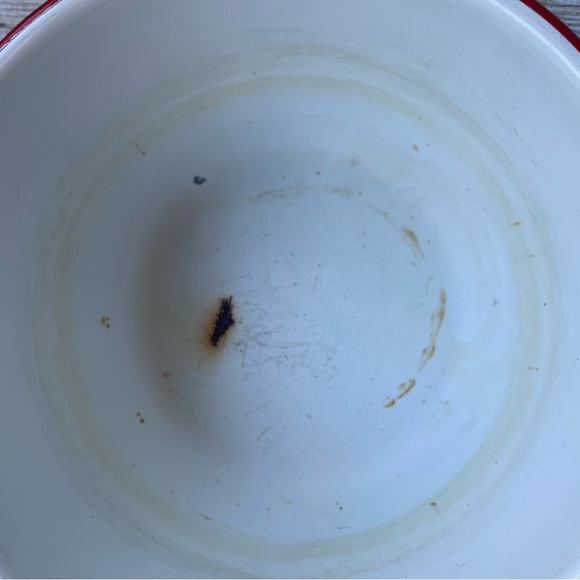 Three vintage enamelware pots. Red and white - Picture 6 of 8